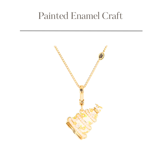 Cake pendant necklace with pearls