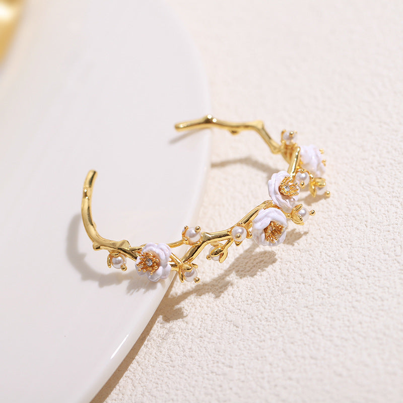 White Rose with Pearl Bracelet