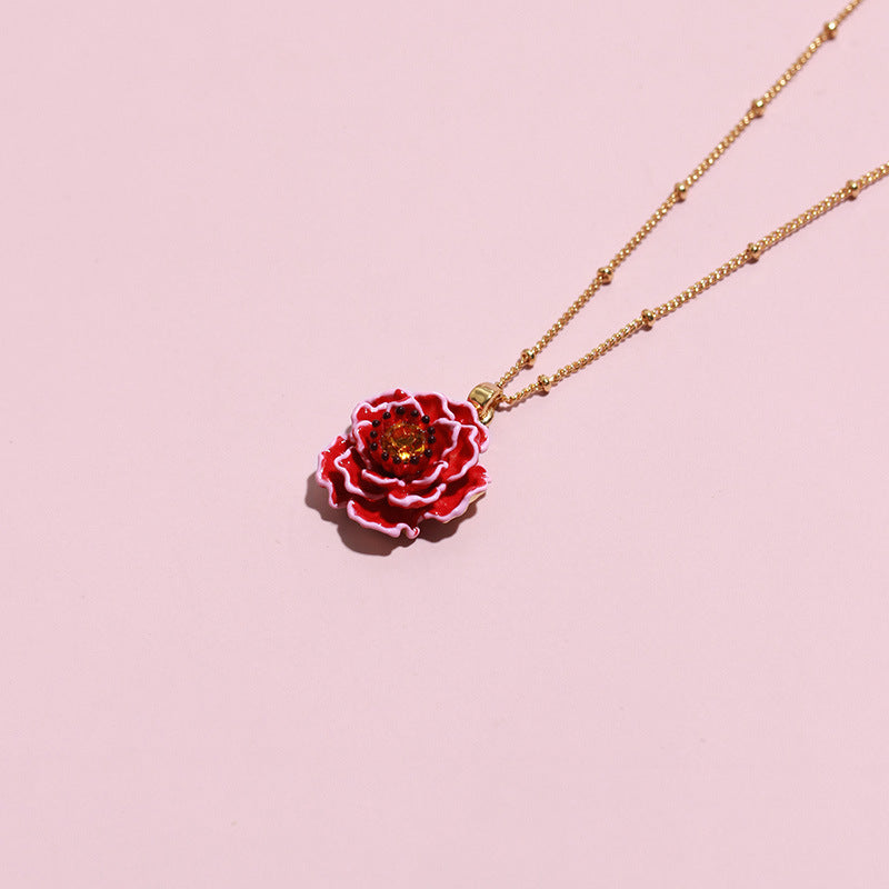 Three-dimensional flower pendant necklace