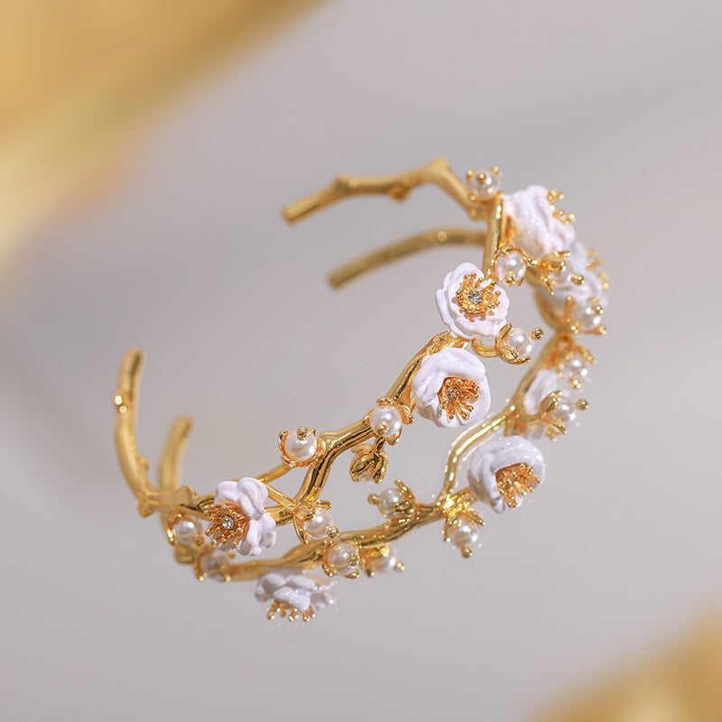 White Rose with Pearl Bracelet