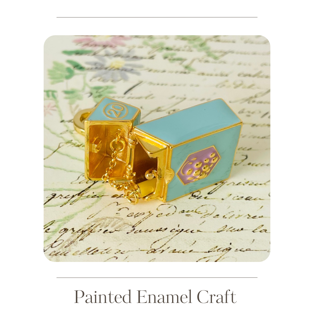Cigarette case pendant