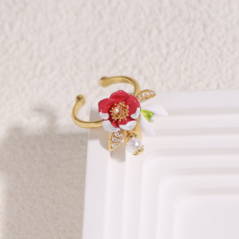 Hand-painted flowers with pearl ring