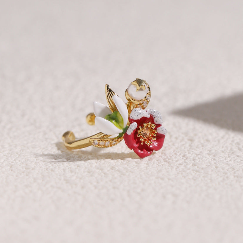 Hand-painted flowers with pearl ring